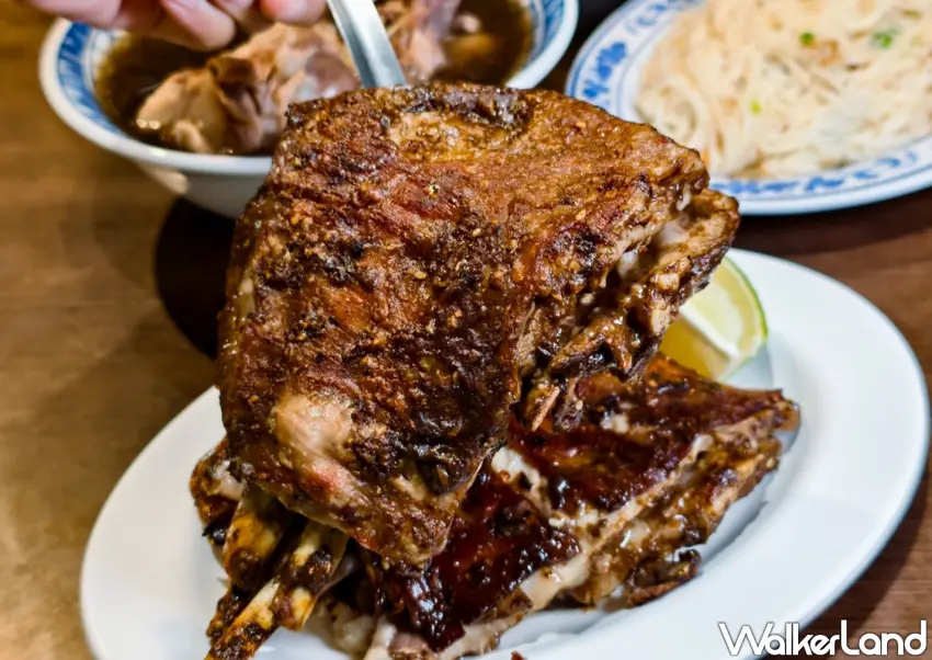 ▲「德昌羊肉」的烤羊小排每日限量、每人限購一支。(美食好芃友提供)