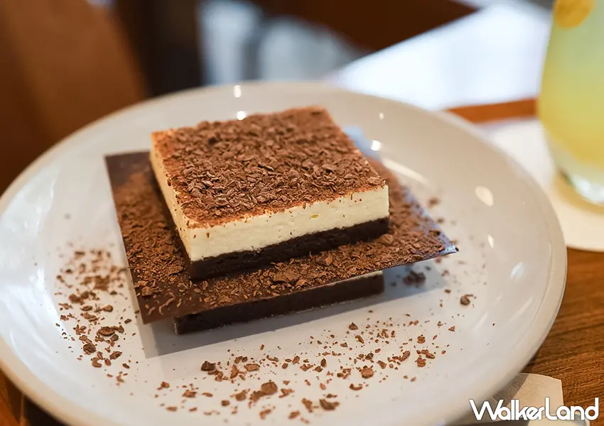 ▲福岡美食咖啡廳推薦!White Glass Coffee 飛碟提拉米蘇爆紅,博多車站步行可達、早上8點營業。