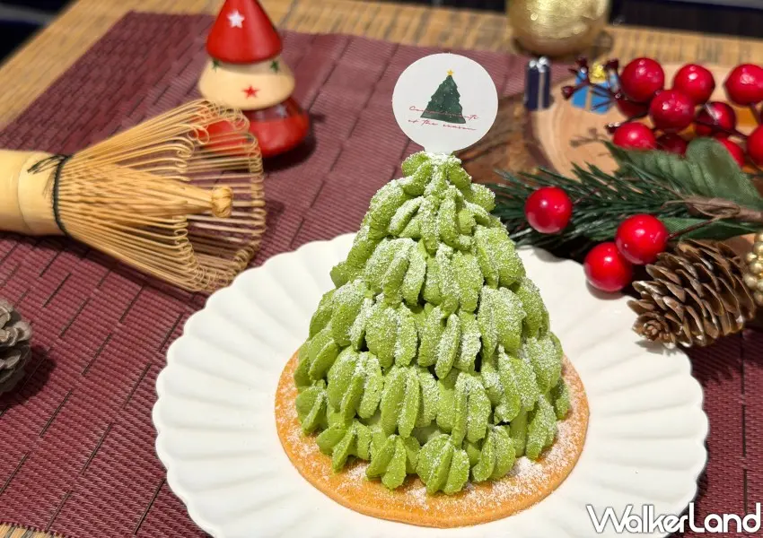 ▲雪莓太妃抹茶樹外型以聖誕樹為靈感,吃得到抹茶慕斯與草莓果醬。