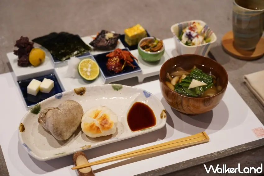 ▲早餐則主打以新庄村姬糯米製成的麻糬佐以新鮮蔬食等。（攝影：楊婷雅）