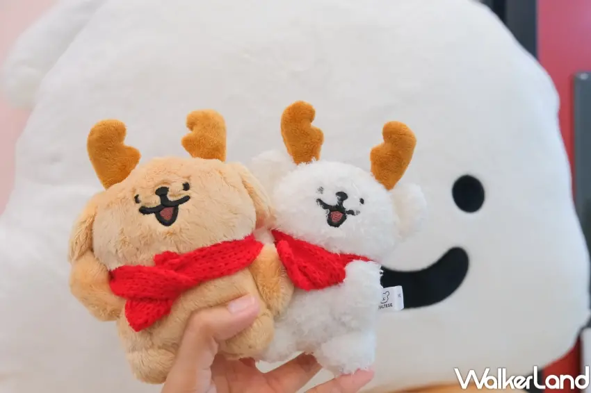 ▲7-ELEVEN同步開賣線條小狗絨毛痛包、追星曬娃必備配件。（攝影：張人尹）