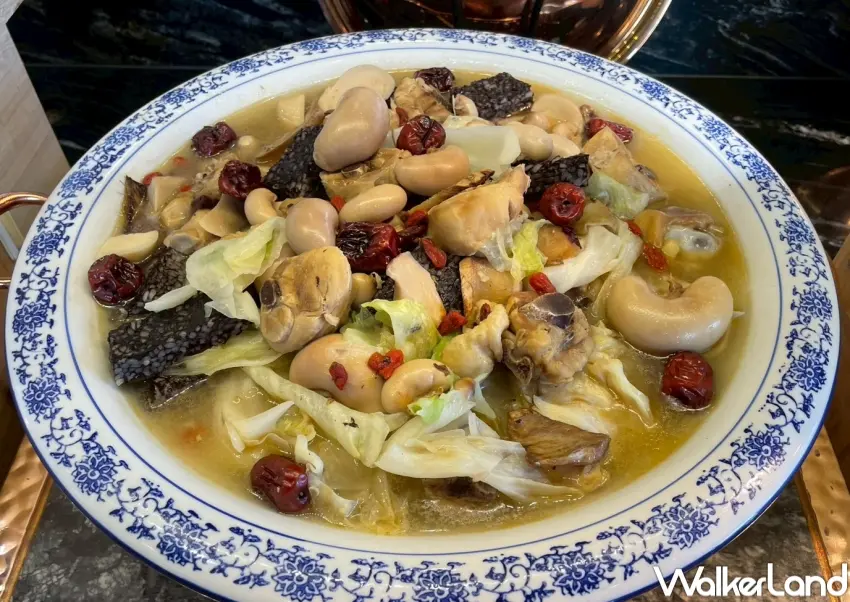 ▲千葉火鍋冬令進補麻油雞羊肉爐無限供應，暖身吃到飽。