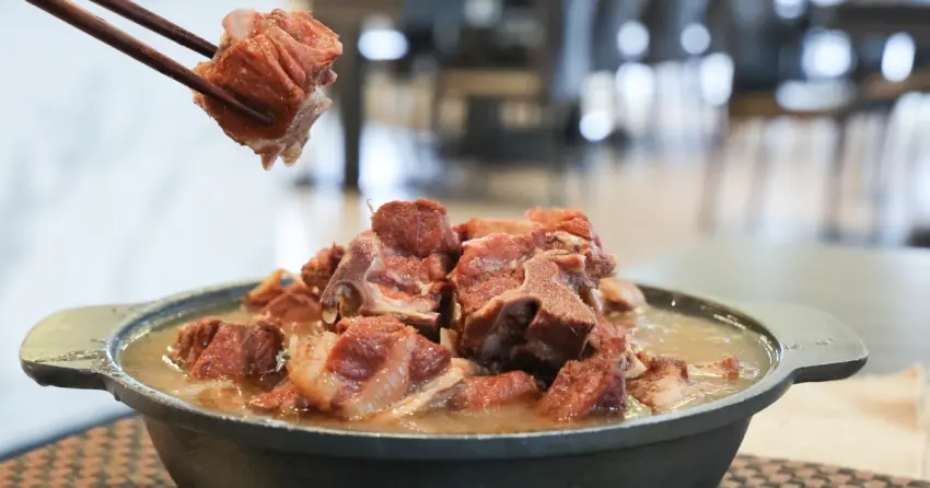 麻油雞羊肉爐吃到飽！千葉火鍋冬季升級麻油雞 羊肉爐，限店供應麝香葡萄吃起來。