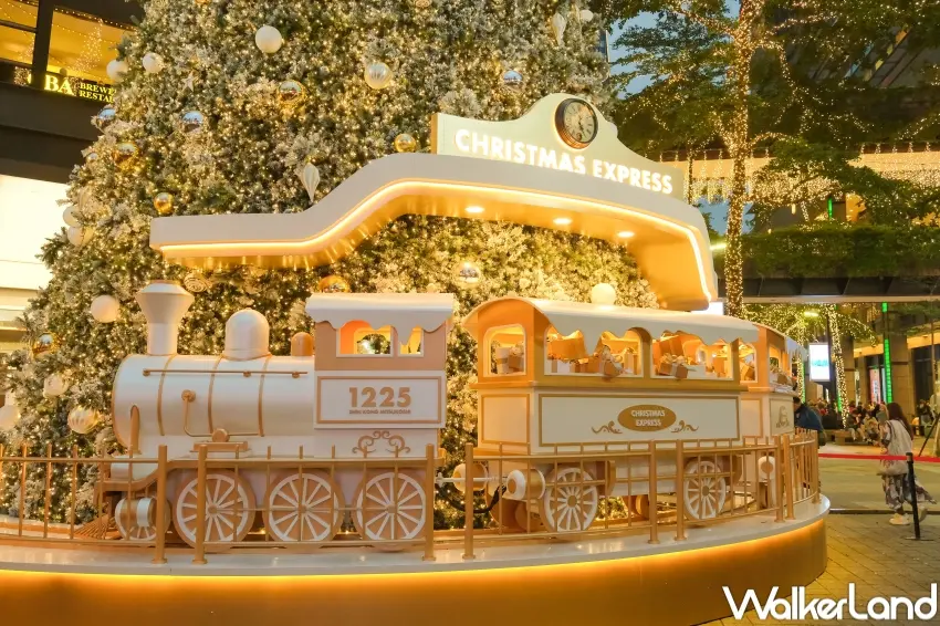 ▲幸福啟航站超過1,500場燈光音樂秀，重現北極特快車經典時刻。