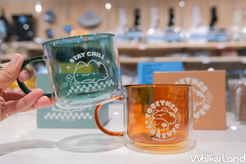 ▲咖波屋西門店推限定票卡夾與雙層玻璃杯，新品搶先入手。（攝影：張人尹）