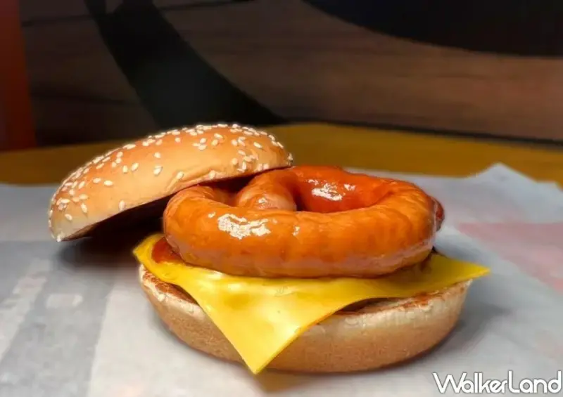 ▲漢堡王熱賣數十萬份的捲捲德腸堡,於即日起回歸,將供應到2026年1月5日。