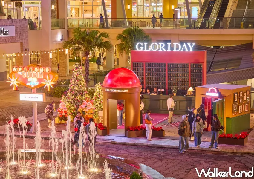 ▲華泰名品城聖誕村一期「Gloria Xmas Hotel」從旋轉大門到經典燈牌都很好拍。