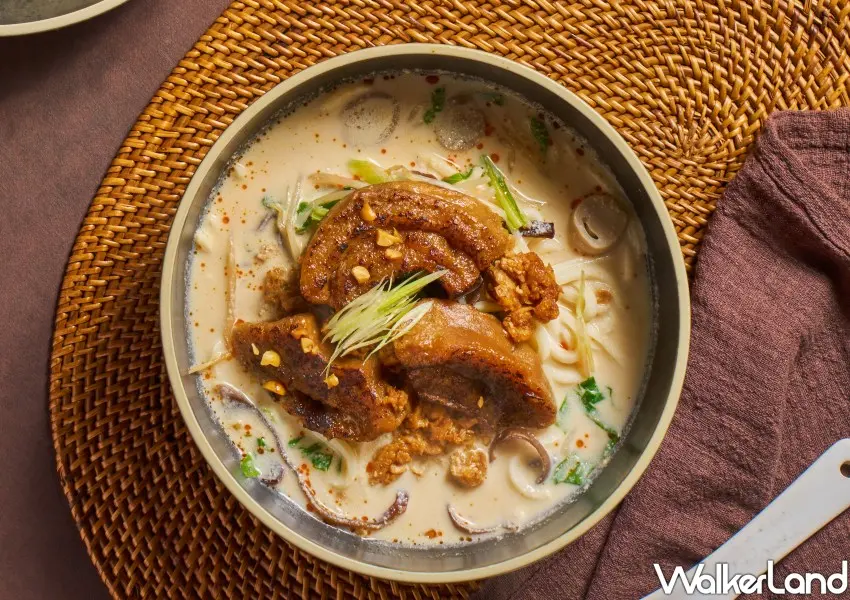 ▲養心沙龍「東坡担担拉麵」以江浙名菜「東坡肉」為靈感。