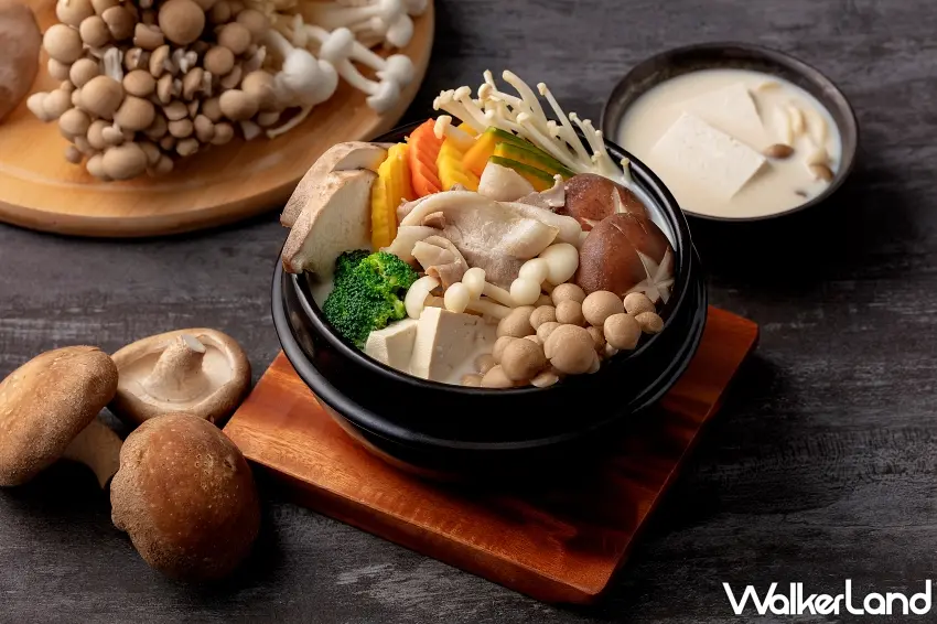 ▲味噌豆漿鍋湯底使用味噌、鮮奶、無糖豆漿和鮮奶油等調製而成，豆漿甘醇濃韻，融合味噌、柴魚的淡淡鹹香。