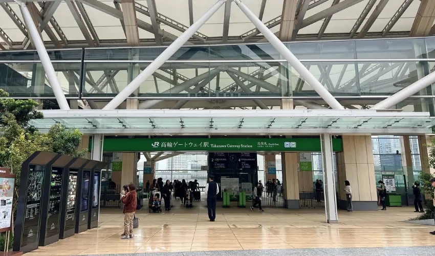 ▲2020年啟用的高輪 Gateway 車站，是由建築師隈研吾操刀設計。