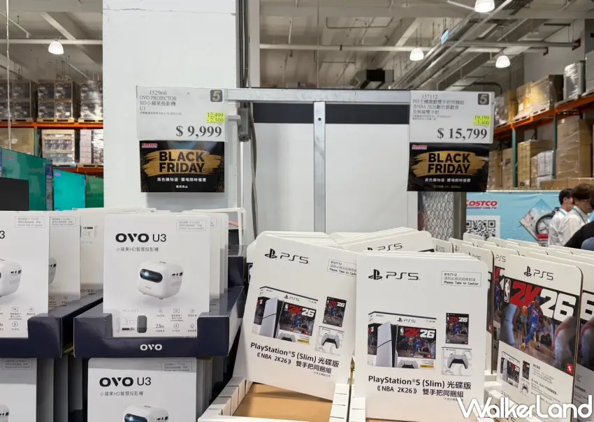 ▲投影機現省2,500元、PS5主機遊戲雙手把同捆組1萬6有找。（攝影：李維唐）