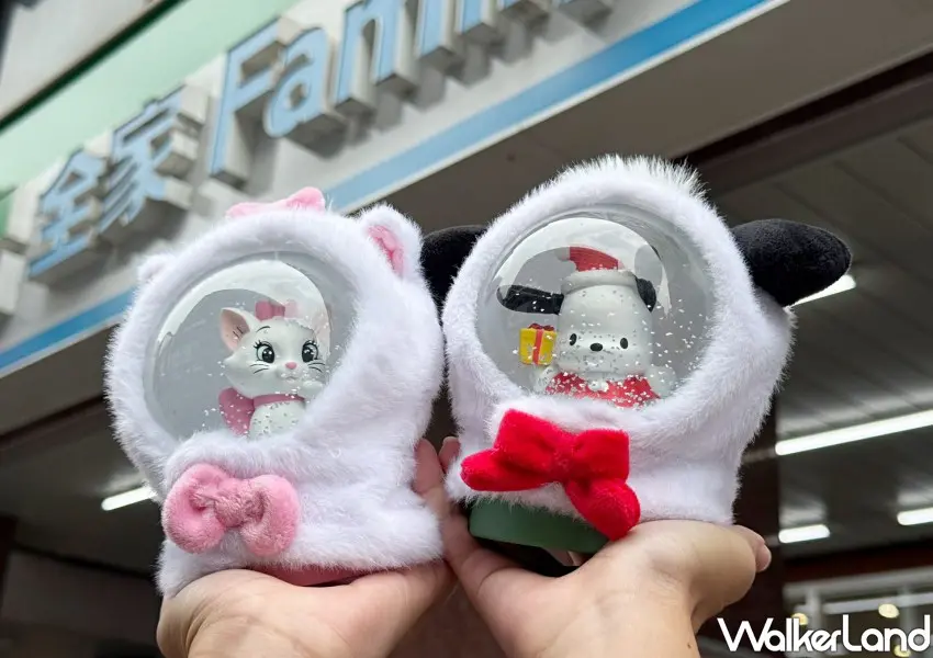 ▲至全家購買端架指定品或巧克力零食兩件，即可149元加購經典款或299元入手絨毛套款。(攝影：鄭雅之)