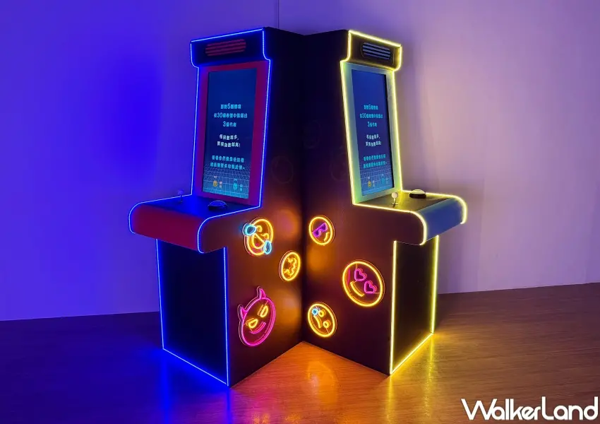 ▲板橋府中站展覽四樓遊戲場中有2樓連動遊戲機台，可以跟好友一起玩默契遊戲。(攝影：鄭亦庭)