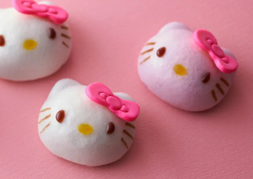 ▲東京必買伴手禮推薦!鹽瀨總本家 Kitty饅頭必吃,三麗鷗聯名登場,東京車站就買得到。