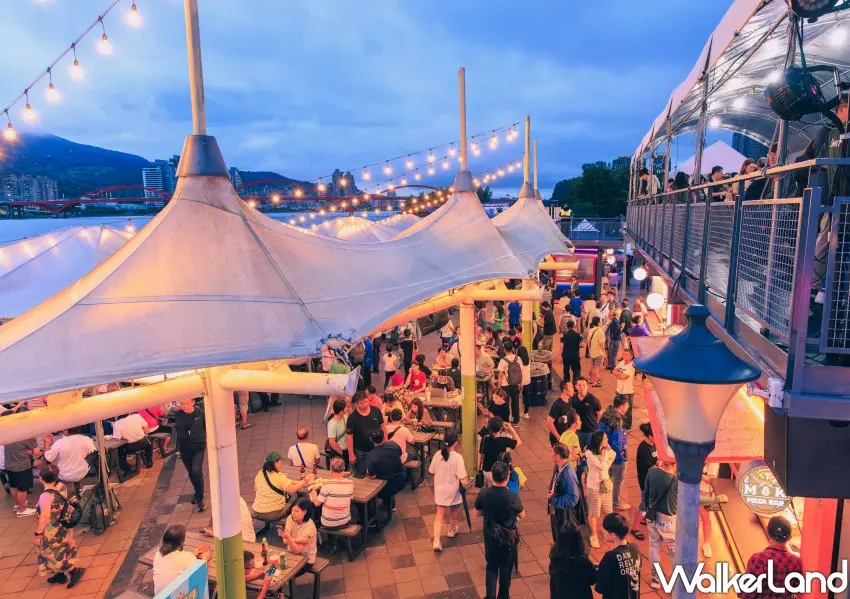 ▲全台首座「恐龍大復活 關渡探險樂園」就在關渡碼頭周邊。