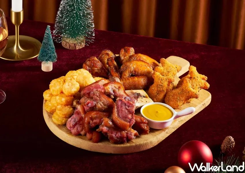 ▲必勝客新品德國豬腳拼盤，搭配和風鱈魚塊、薯金幣及BBQ烤雞，超適合聚餐。