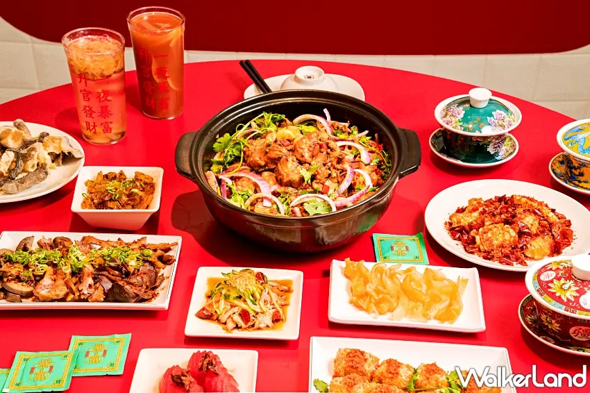 ▲《梁香好》靈魂鍋底、新鮮食材、頂級配料，再到店中店式的大排檔風情，都在在呈現港式風情，不只是一鍋雞煲，更是「歡迎返來一起吃飯」