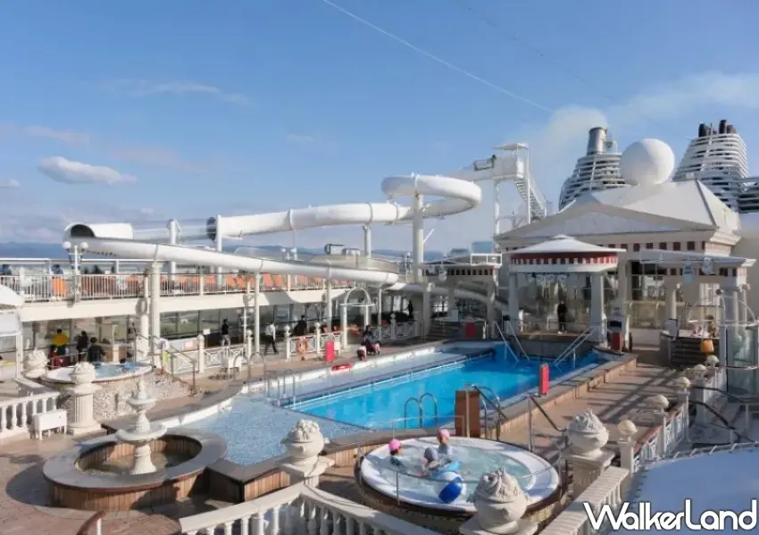 ▲麗星郵輪高雄冬季旅展,以每人每晚 3,000 元起的甜甜價邀請旅客上船。(攝影:鄭雅之)