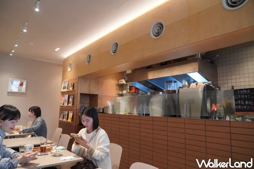 ▲「小森湯咖哩」的空間採溫馨的日式家常風格。（攝影：楊婷雅）