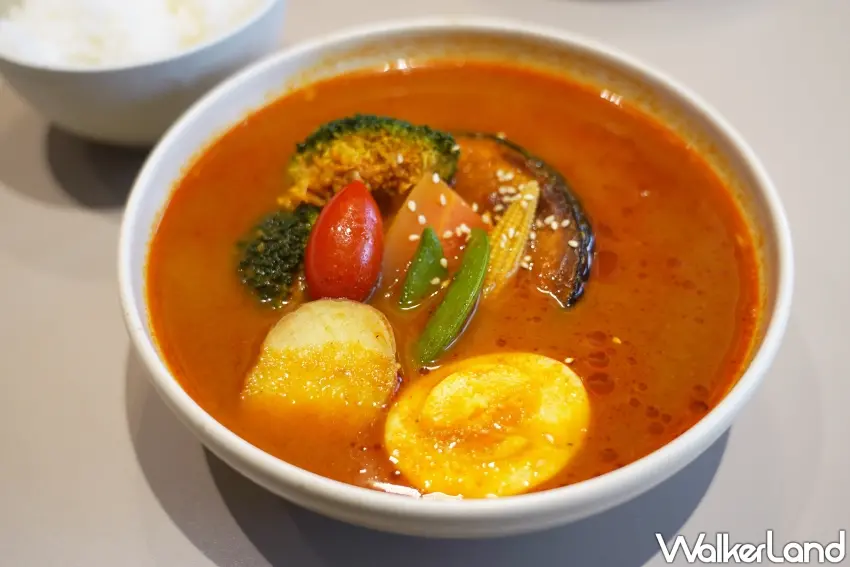 ▲▲「小森湯咖哩」湯咖哩都會附一碗白飯，並可免費續飯一次。（攝影：楊婷雅）