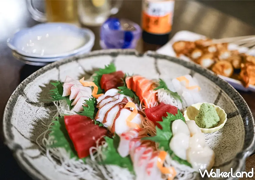 ▲日本東北自由行推薦！松川浦浜燒 × 遊学の宿いさみや 海鮮炭烤、超嗨氛圍別錯過，比目魚炭烤超香。