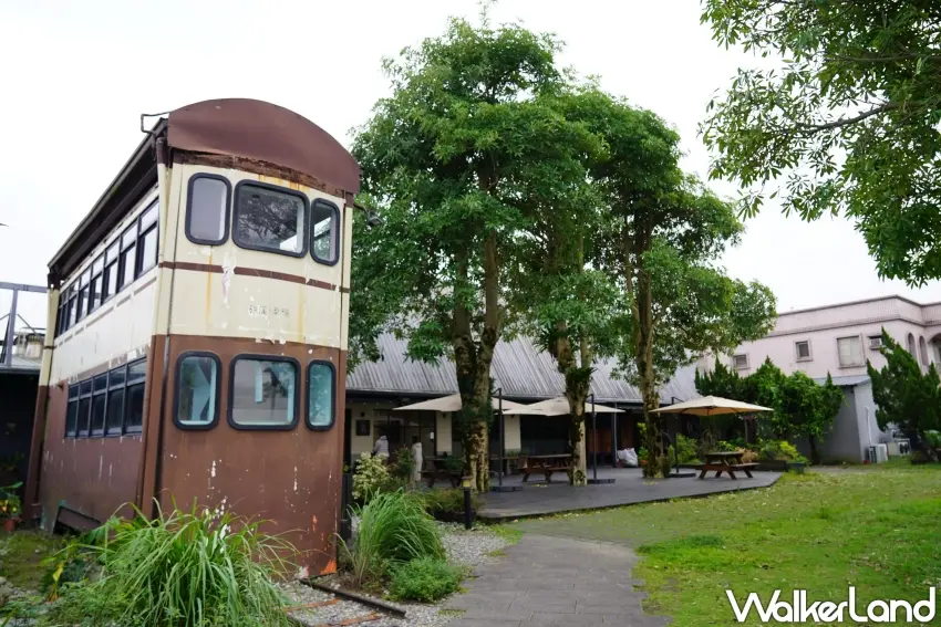 ▲「里海咖啡」以更寬敞的庭院空間重新出發，擁有綠意環境。（攝影：楊婷雅）