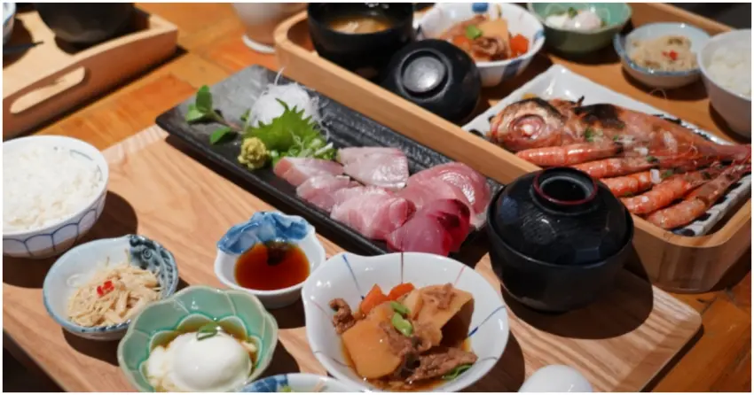 海鮮控必訪宜蘭美食！里海咖啡主打現流海鮮，咖啡和甜點為輔，一定要預約。