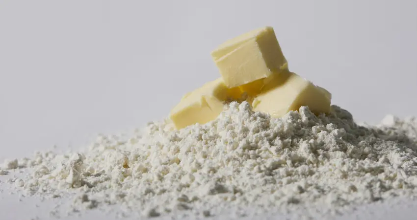 ▲麵團中加入北海道產小麥粉,在保有派皮特色口感的同時,不會搶走內餡紅豆餡和鮮奶油的風采。