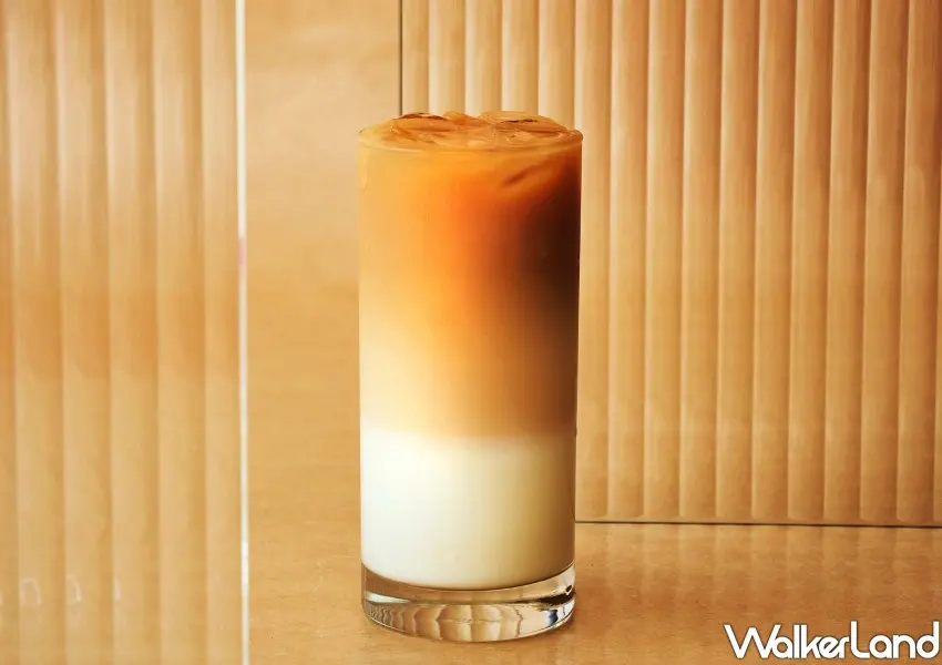 ▲青山免費飲料推3大人氣飲品,有鮮奶茶。