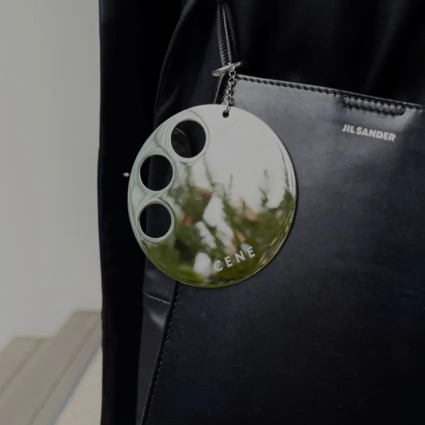 ▲還有超值的滿額贈活動:購滿12,000日圓即可獲得福岡限定贈品「附戒圍測量功能的不鏽鋼鏡面吊飾」。