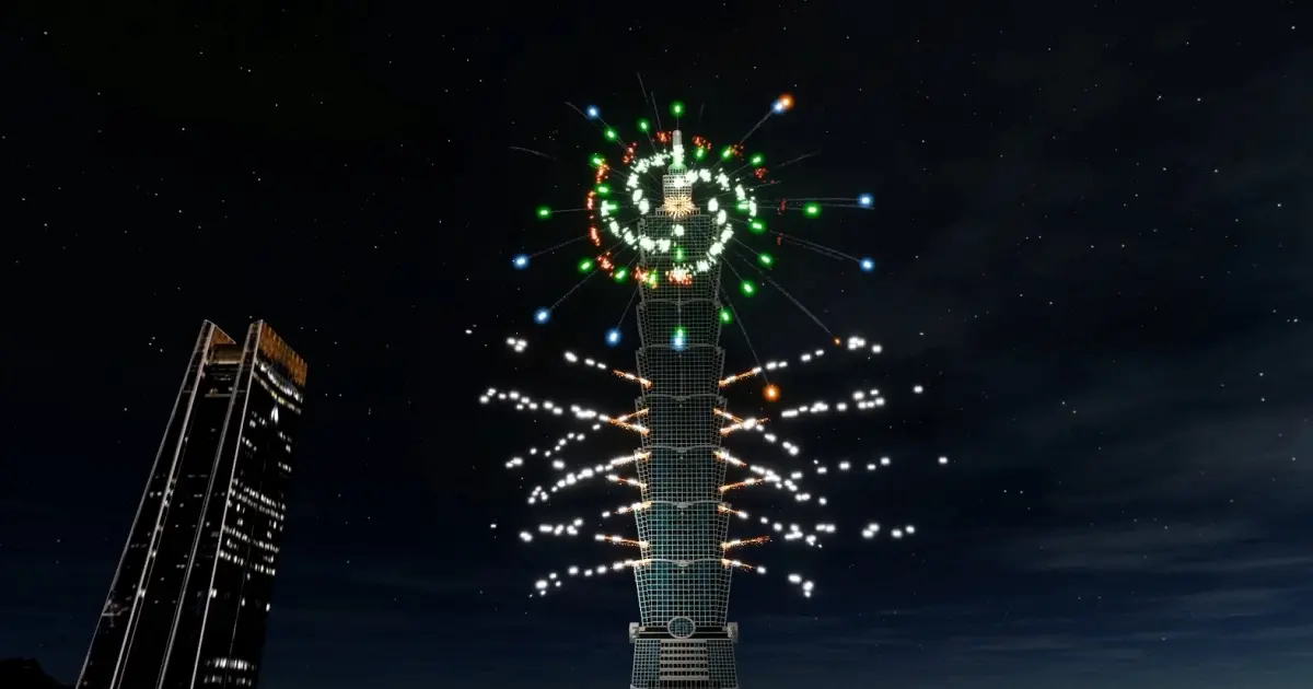 台北101「SPARK101」跨年煙火、光雕秀與聖誕燈飾全攻略！玩具總動員首次登上摩天大樓。