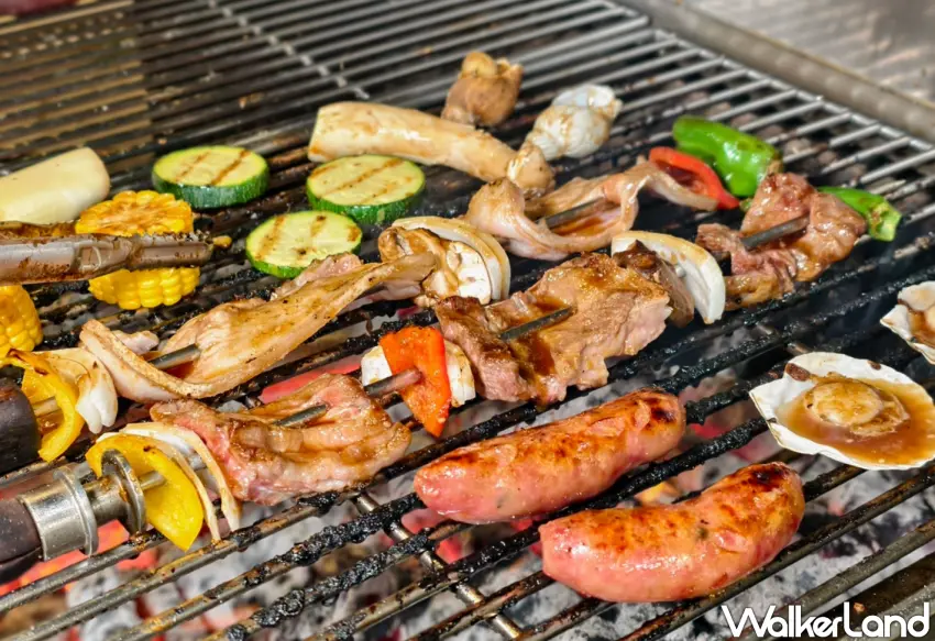 ▲「打鹿岸原住民人文主題餐廳」人氣必點現烤 BBQ 拼盤。（美食好芃友提供）