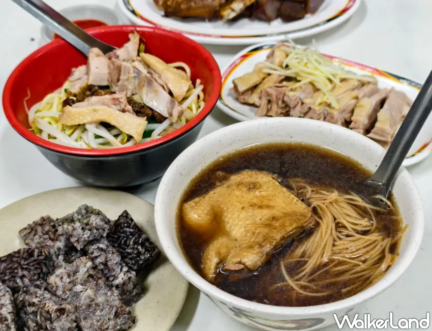 ▲「鵝鴨莊察哈爾店」招牌包括鴨肉麵、鴨肉切盤、鴨滷味等。（美食好芃友提供）