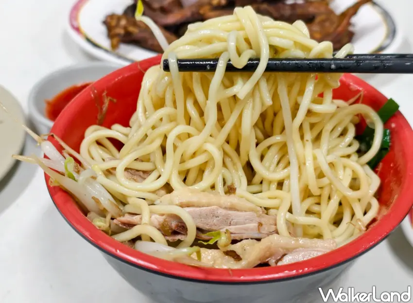 ▲鴨肉乾拌麵入口即可感受到鴨油與油蔥的香氣。（美食好芃友提供）