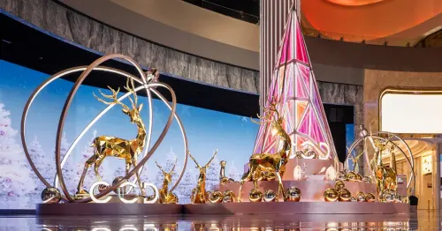 澳門跨年打卡新地標！新濠天地濠夢聖誕頌，粉金聖誕樹與親子互動體驗大公開。