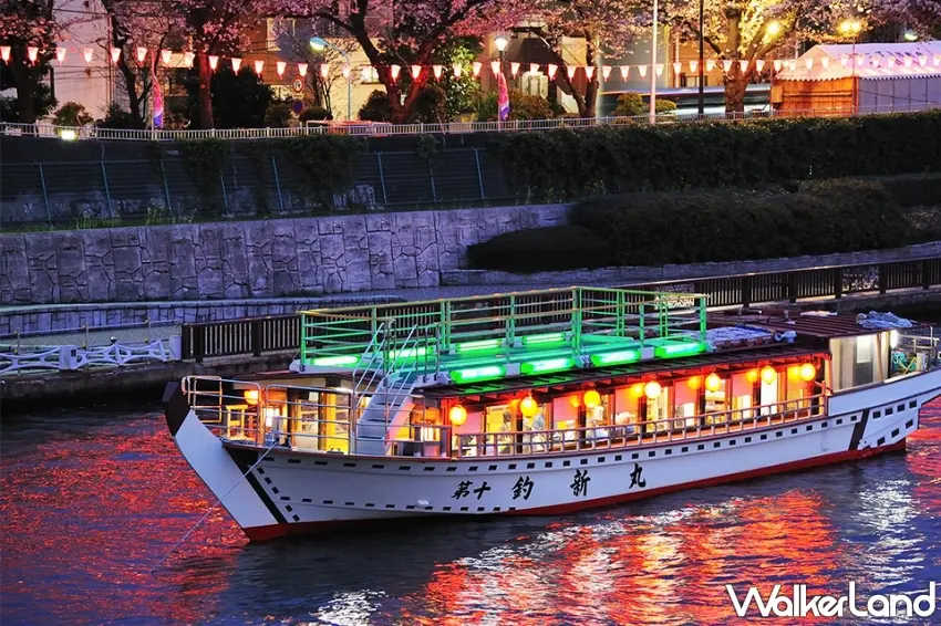 ▲搭乘易飛旅遊春節 ZIPAIR 包機飛東京,搭乘屋形船享用晚宴,在河面微光與城市夜景中度過放鬆的一晚