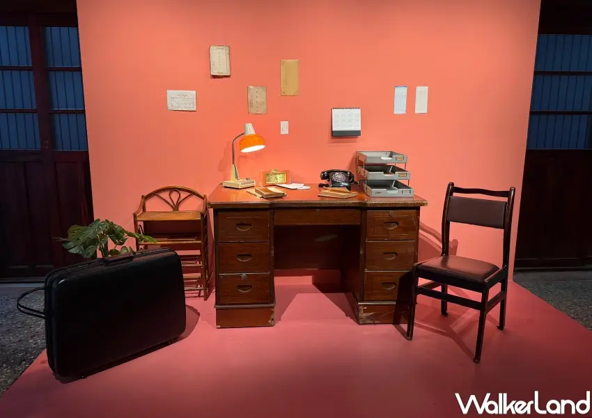 ▲剝皮寮歷史街區展間中還原生活場景,展現印刷品融合在日常生活。(攝影:鄭亦庭)