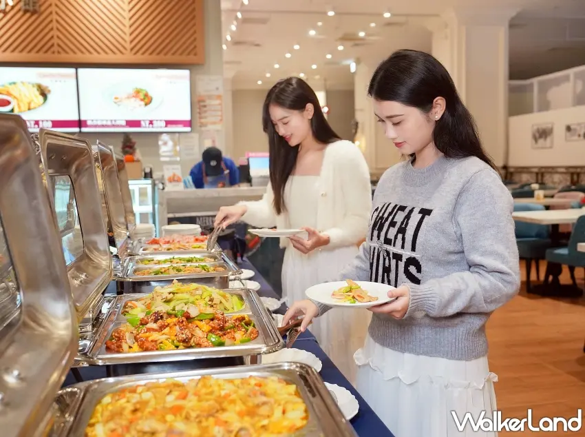 ▲聖誕饗宴Buffet限時登場,民眾可享用由星級主廚監製的豐富料理,感受視覺與味覺的雙重滿足