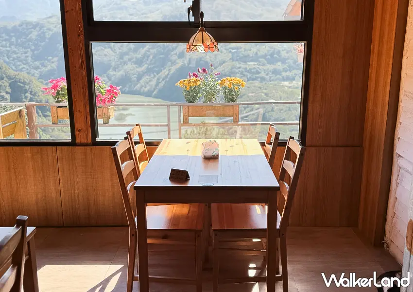 ▲桃園景觀咖啡廳推薦!森鄰水岸 180度溪谷美景超好拍、店貓超親人。