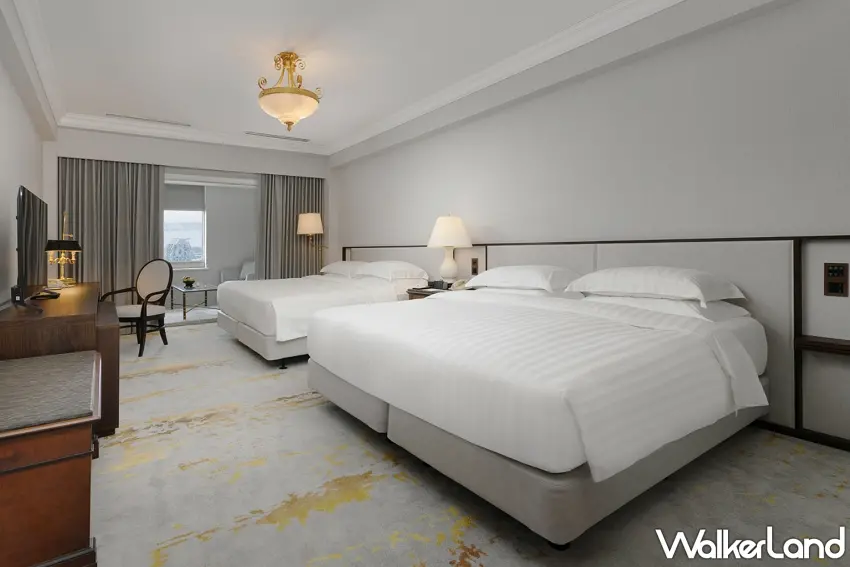 ▲典雅舒適的雙人客房空間寬敞，融合新古典主義風格，是商務菁英與家庭旅客造訪高雄的住宿首選