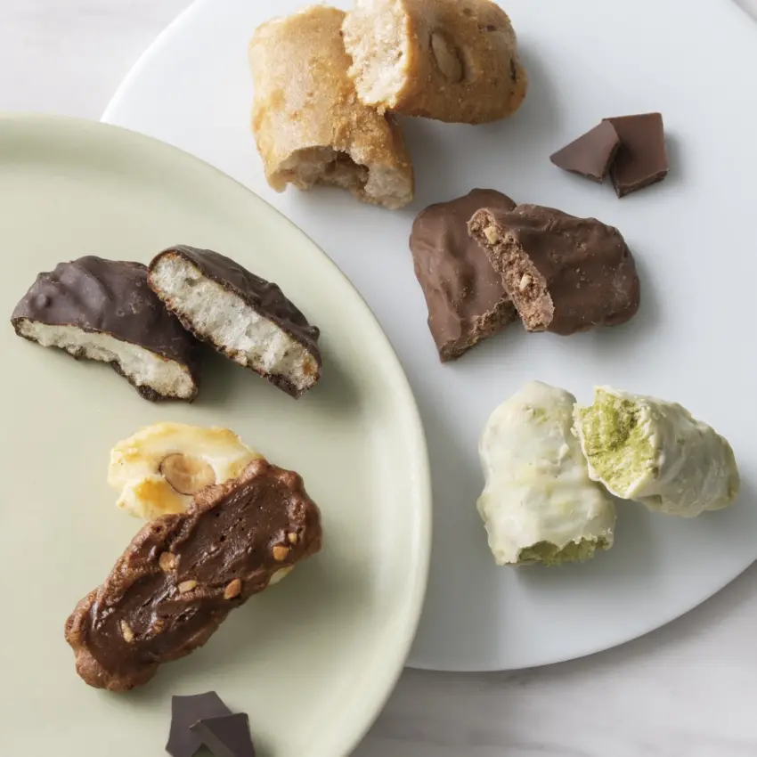 ▲滑順的牛奶巧克力與香脆米果的組合，是最經典也最容易入口的選擇。