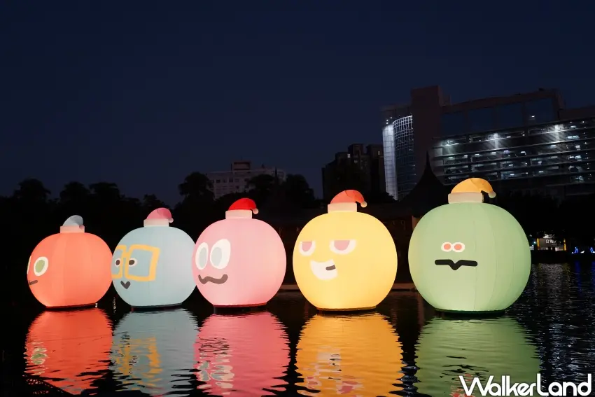 ▲亮燈的「五球」，搭配倒映在湖面的光影讓畫面更加迷人。（攝影：楊婷雅）