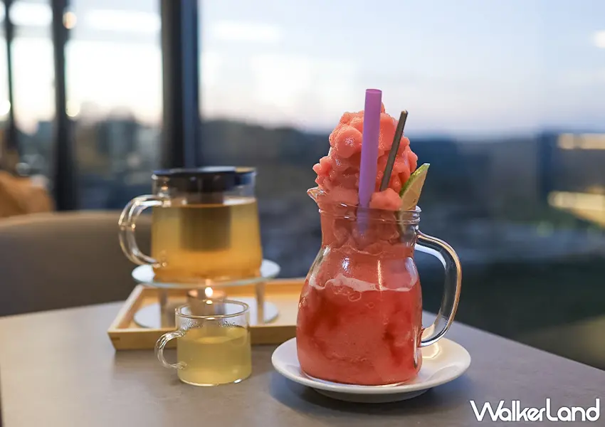 ▲桃園景觀咖啡廳推薦!見山景觀咖啡餐廳 270度百萬夜景、低消只要100,打卡再送薯條雞塊。