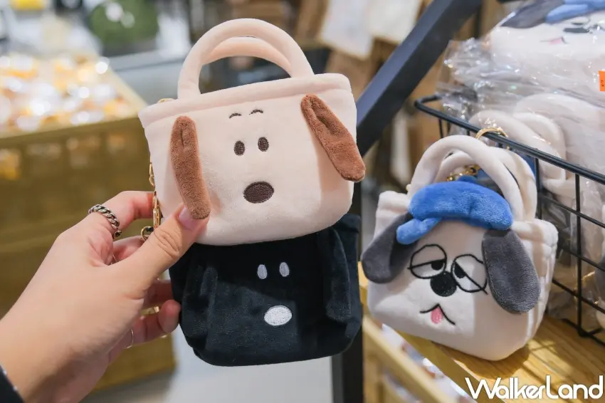 ▲史努比港式飲茶快閃店實用收納小物推薦,有迷你尺寸的史努比、歐拉夫大臉零錢包(攝影:張人尹)。