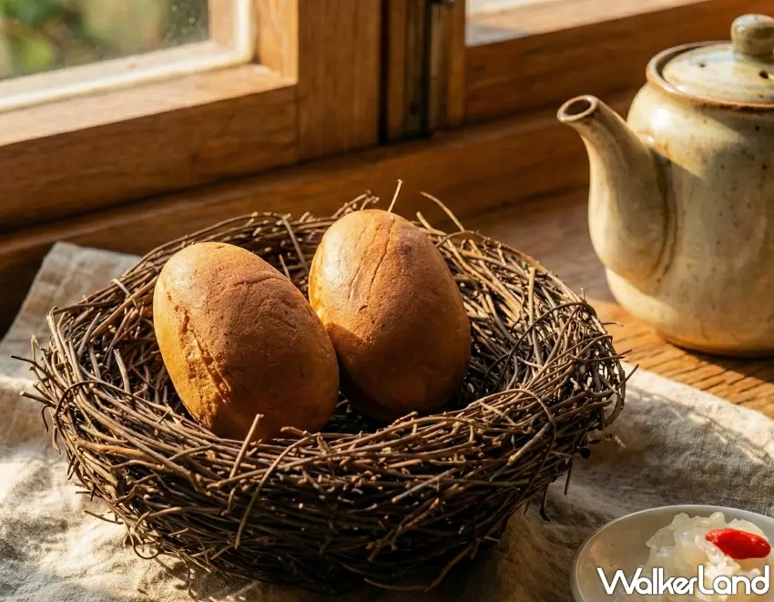 ▲協興生食等級土雞蛋擠進蔡萬興酒釀內餡 淡淡酒香又帶有酸甜滋味