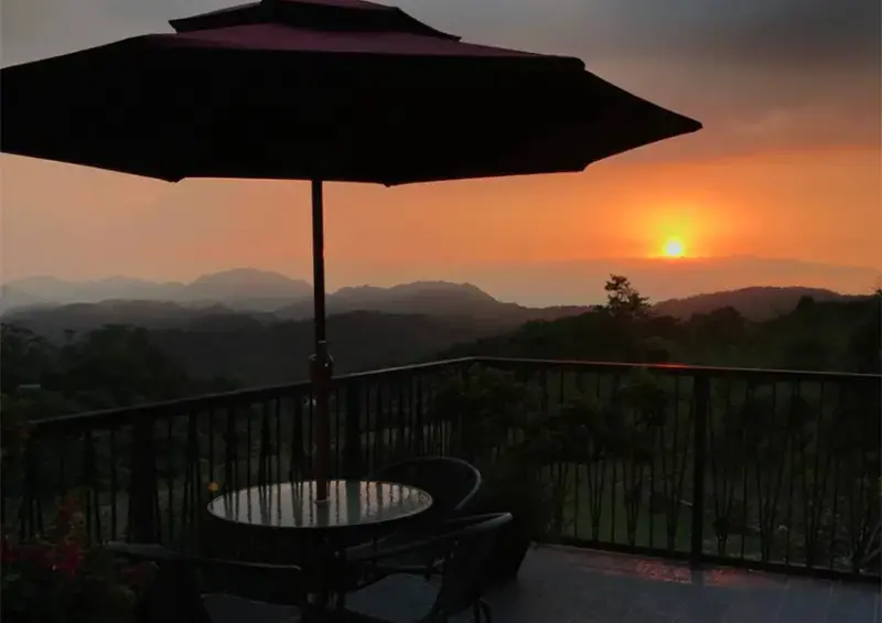 ▲桃園景觀咖啡廳7選！低消只要100、營業時間到深夜，山景、湖景、夜景一次擁有。