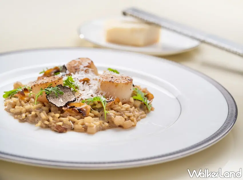 ▲全新季節主餐「北海道干貝松露野菇燉飯」,復刻傳統義式燉飯的經典風味,綴以松露片以及鮮甜干貝,展演季節的豐盈雅緻香氣