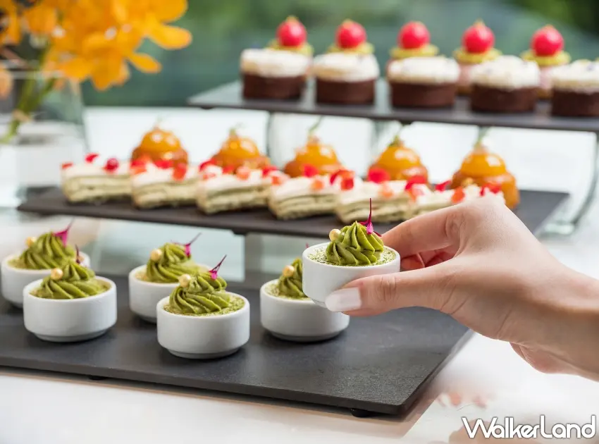 ▲精品級手工甜點亦是文華Café的必嚐品項,每款都洋溢華麗且令人驚喜的繽紛滋味