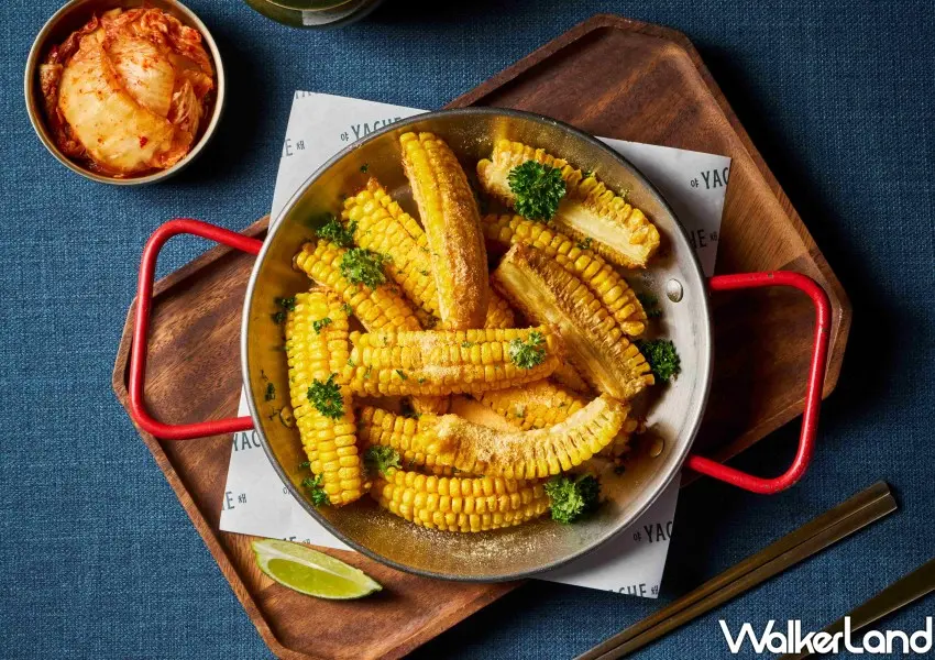 ▲韓式蔬食Yache「雪花玉蜀黍」以玉米搭配大量起司粉,可選兩款起司或椒鹽口味。