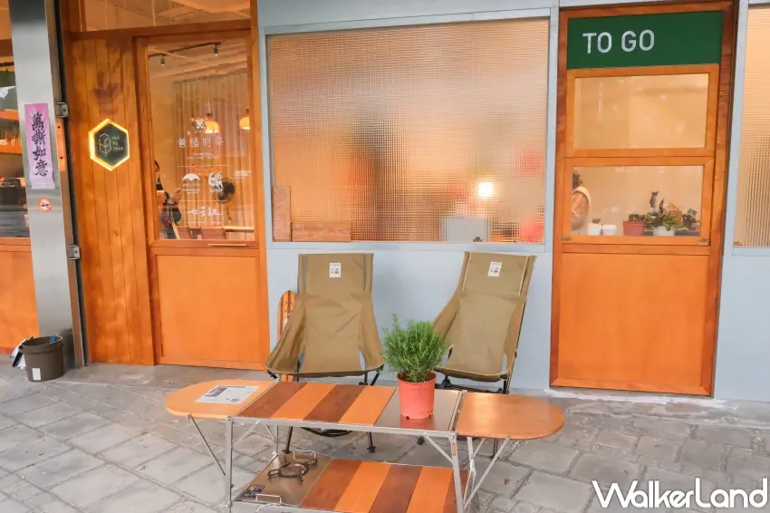 ▲北漂落腳南港的薈福村茶，在文青場域中打造出舒適宜人的品茶環境。（攝影：張人尹）